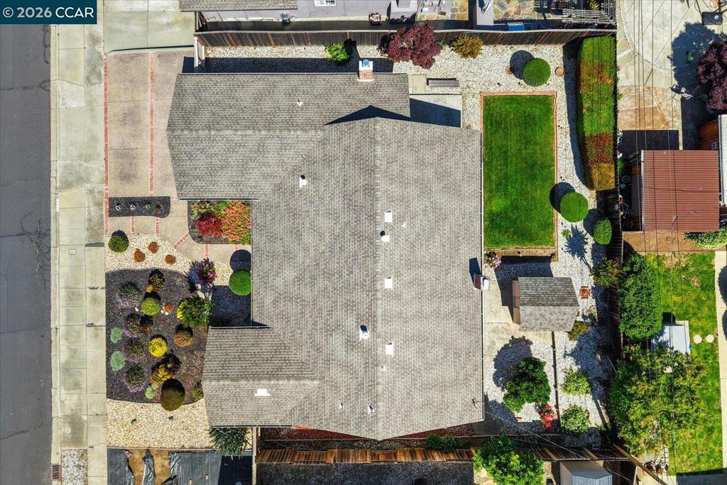 https://media.crmls.org/mediaz/097e2d10-eb55-4393-a4ce-2de6a83eb145.jpg?preset=X-Large