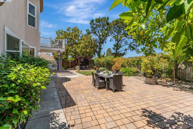 483 Becado Place, Fremont CA: https://media.crmls.org/mediaz/097e3f94-09fc-428b-b642-e4849e25187e.jpg