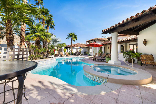 51230 Avenida Obregon, La Quinta CA: https://media.crmls.org/mediaz/097e4108-8812-4cc3-8379-692f750c6cfe.jpg