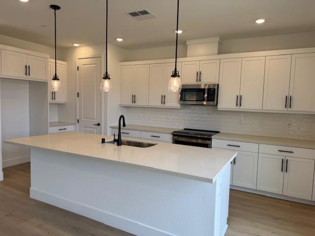 512 Joshua Tree Way, Vacaville CA: https://media.crmls.org/mediaz/097e9cd0-ae9f-4144-8dac-5b6ca77e7cb2.jpg