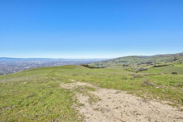 0 Bella Madeira Lane, San Jose CA: https://media.crmls.org/mediaz/097f39dd-5469-4b09-9e49-dc16f573a9d5.jpg