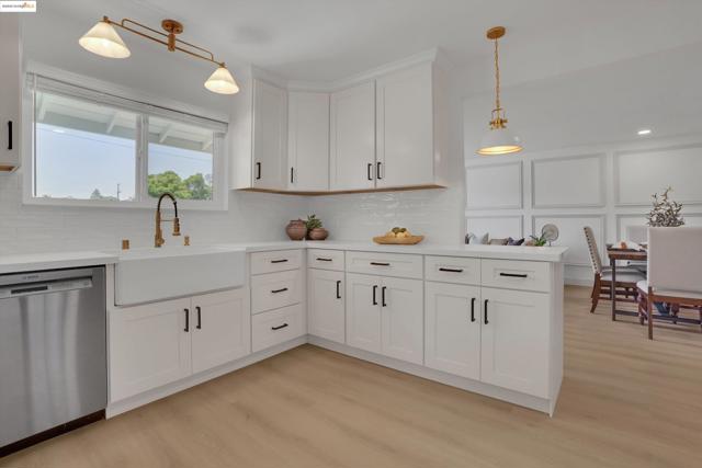 946 Notre Dame Ave, Concord CA: https://media.crmls.org/mediaz/097fb221-5655-4dec-bc2a-61830a8c04b3.jpg