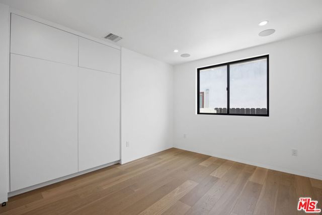 3940 Huron Avenue, Culver City CA: https://media.crmls.org/mediaz/09801161-6517-47d9-b371-36de5804f2d0.jpg