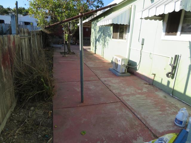 4021 Cherry Blossom Street, National City CA: https://media.crmls.org/mediaz/09802da8-7255-40e2-bf2d-c379ec852b3a.jpg