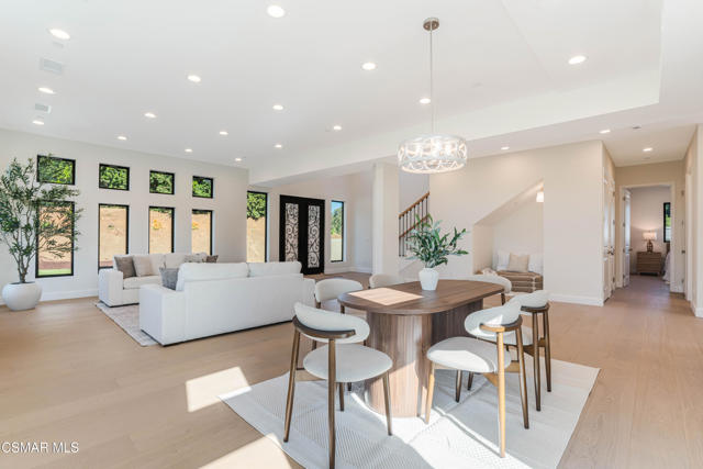 252 Capri Drive, Simi Valley CA: https://media.crmls.org/mediaz/09809a4b-9fa5-4e1b-9079-5de471b5dfab.jpg