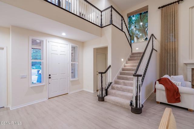 535 Winncastle Street, Simi Valley CA: https://media.crmls.org/mediaz/098117d8-57c8-411b-ad71-c6791ecee45f.jpg
