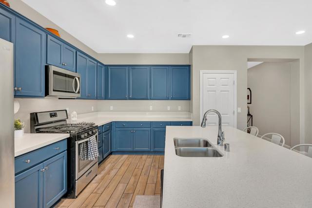2040 Edwards Street, Los Banos CA: https://media.crmls.org/mediaz/09812d26-acd7-4196-974d-3bc205cefc0b.jpg