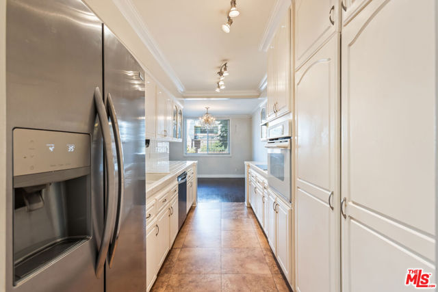 Drew Fenton | 11970 Montana Avenue Los Angeles CA | MLS: 7465489 Drew Fenton | 11970 Montana Avenue Los Angeles CA | MLS: 7465489