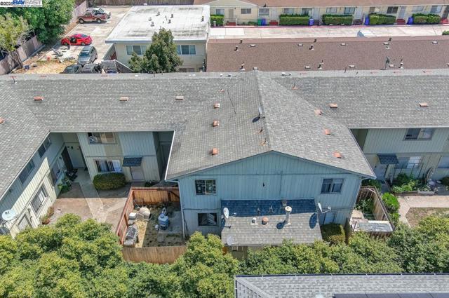 350 Smalley Ave, Hayward CA: https://media.crmls.org/mediaz/0981c42d-92c5-4d9e-a419-a5954e2d42b2.jpg