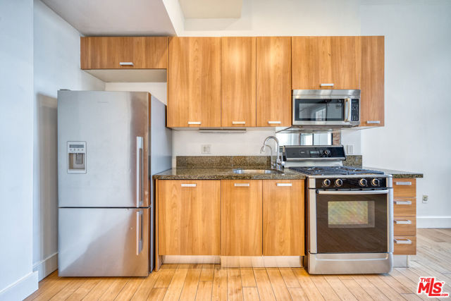 460 S SPRING Street, Los Angeles CA: https://media.crmls.org/mediaz/0982f8a6-97f8-42dd-bcb7-89190f37e715.jpg