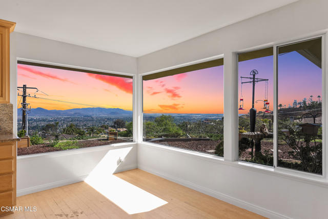 1140 San Clemente Way, Camarillo CA: https://media.crmls.org/mediaz/09834643-8b43-459e-9ae4-4b4837774da4.jpg