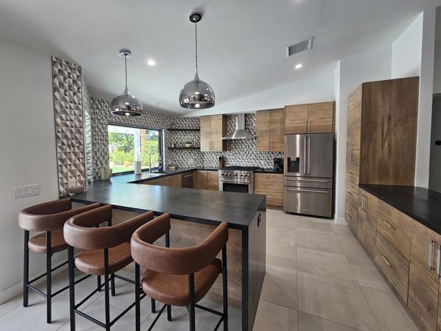 Image 13 of 55 For 72278 Barbara Drive