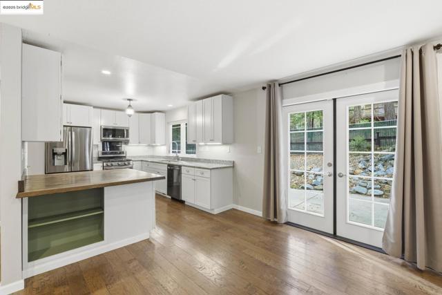 2136 Silver DR, Arnold CA: https://media.crmls.org/mediaz/098390d2-2344-4827-a85b-cf03a8d9b4e3.jpg