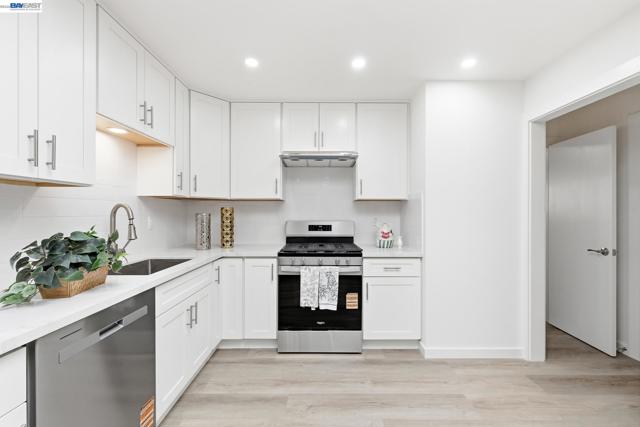 Image 17 of 51 For 1326 Vining Dr