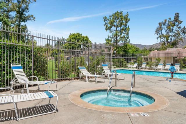 202 Estrellita Lane, Oak Park CA: https://media.crmls.org/mediaz/09859ed5-5259-4747-a8b0-0c938c25ff78.jpg