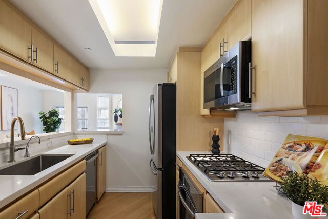 171 N Church Lane, Los Angeles CA: https://media.crmls.org/mediaz/098606ef-e0ec-4324-a888-a65c4d08dcfc.jpg