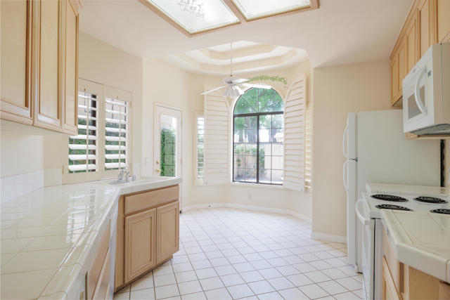 106 Celano Circle, Palm Desert CA: https://media.crmls.org/mediaz/098687d7-fee4-4e4e-83de-69e2540e8ef0.jpg