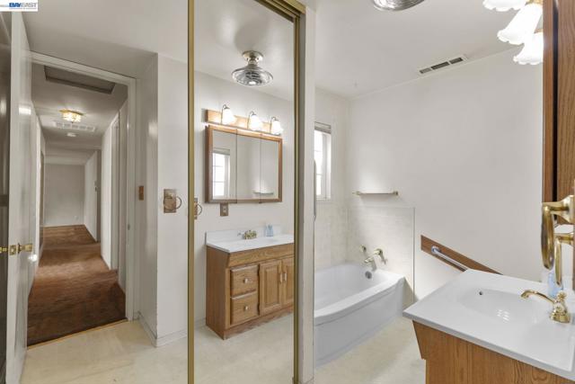 Image 27 of 46 For 35446 Cleremont Dr