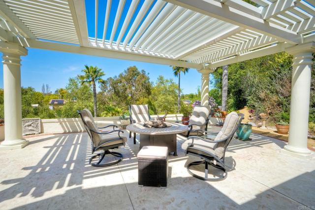 1336 Lupine Hills Drive, Vista CA: https://media.crmls.org/mediaz/0987c662-dc1b-4643-b47b-abfd1884581d.jpg