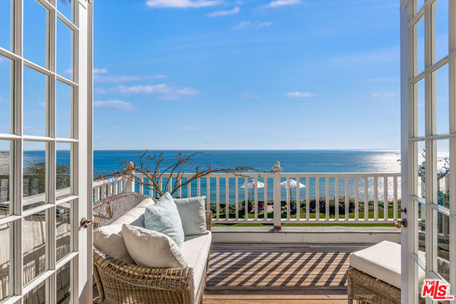 27540 Pacific Coast Highway, Malibu CA: https://media.crmls.org/mediaz/0988a28f-2643-48ab-ace2-724b4e72455e.jpg