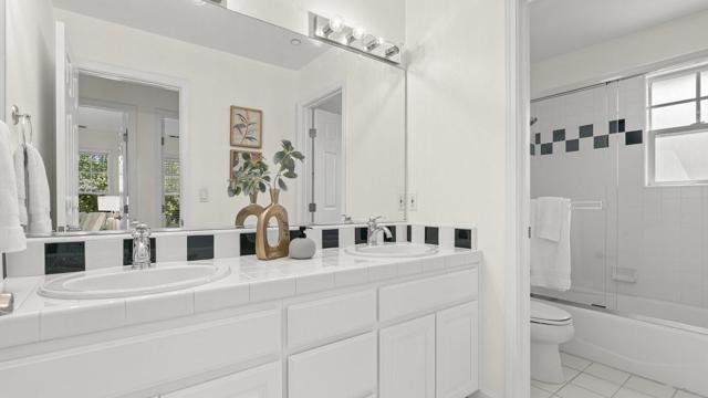 1550 Redwood Court, Mountain View CA: https://media.crmls.org/mediaz/0988bbdc-f51c-400a-8315-d79b4d9f425a.jpg