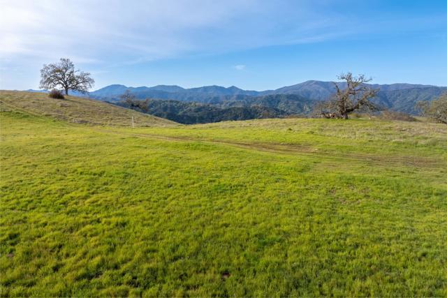 24 Vasquez Trail (Lot 254), Carmel CA: https://media.crmls.org/mediaz/0988e185-6c3b-4d4f-9179-48f063f93ca3.jpg