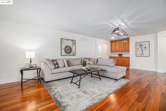 5235 Ramsdell Ct, Antioch CA: https://media.crmls.org/mediaz/0988f94a-5f21-4e46-ab11-33c20b608a55.jpg