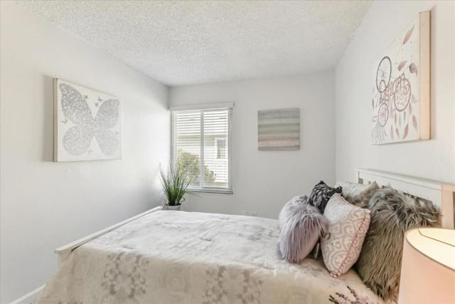 Image 18 of 41 For 419 Don Seville Court