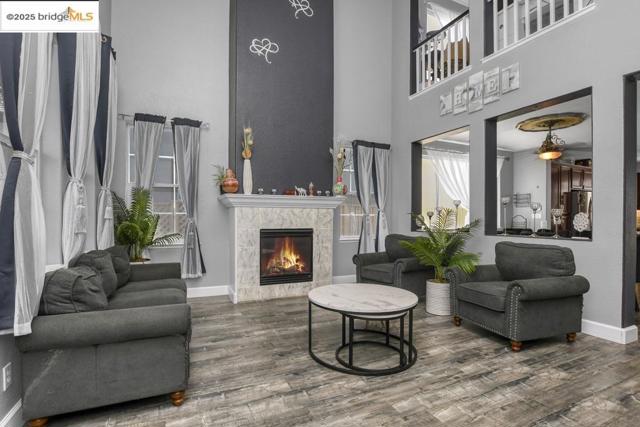 25 Solitude Ct, Oakley CA: https://media.crmls.org/mediaz/09896043-88c2-4828-90fb-4e87880170c8.jpg