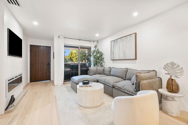 2857 N Los Felices Road #203, Palm Springs, CA 92262