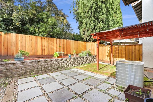 7067 Mount Vernon Way, Gilroy CA: https://media.crmls.org/mediaz/098a5fa0-8751-4291-94f4-e3caece8e122.jpg