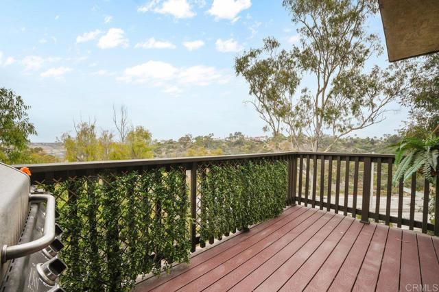 4971 Vista Pl, San Diego CA: https://media.crmls.org/mediaz/098a899f-f849-4273-ab3c-9f55c4a0d970.jpg