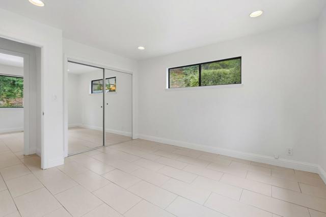 21564 Mary Alice Way, Los Gatos CA: https://media.crmls.org/mediaz/098b0711-f22a-4d68-9169-29bbaf1cf988.jpg
