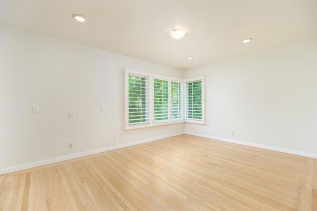 225 N Almenar Drive,  CA: https://media.crmls.org/mediaz/098b0c75-2388-4eaa-9519-9da1e197f54e.jpg