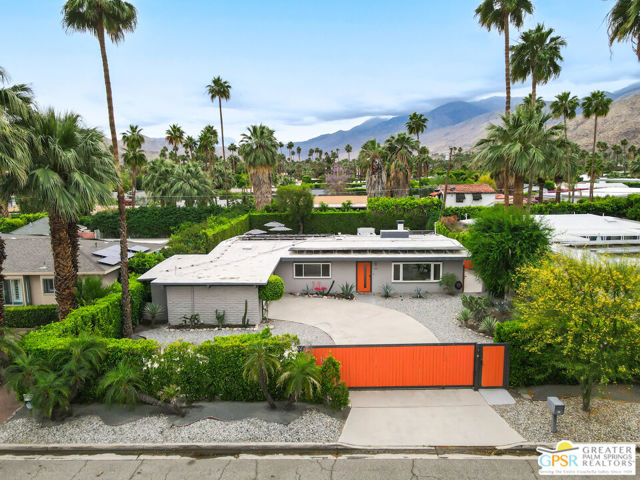 281 E Ocotillo Avenue, Palm Springs CA: https://media.crmls.org/mediaz/098b2724-7612-4aca-bb9d-cb960f89ac21.jpg