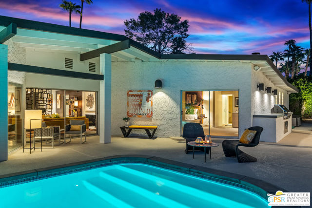 2455 S Via Lazo, Palm Springs CA: https://media.crmls.org/mediaz/098b4f71-8a18-4f95-9633-e9750f619bd3.jpg