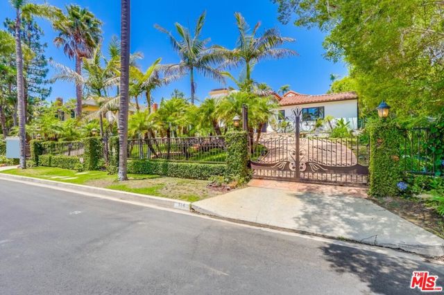 114 S Layton Drive, Los Angeles CA: https://media.crmls.org/mediaz/098c39b5-1df8-4079-a2aa-81974a24ef58.jpg