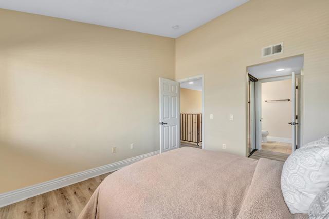3985 Nobel Dr, San Diego CA: https://media.crmls.org/mediaz/098c3b3b-aa2e-48ec-9e71-c5d74606b33b.jpg