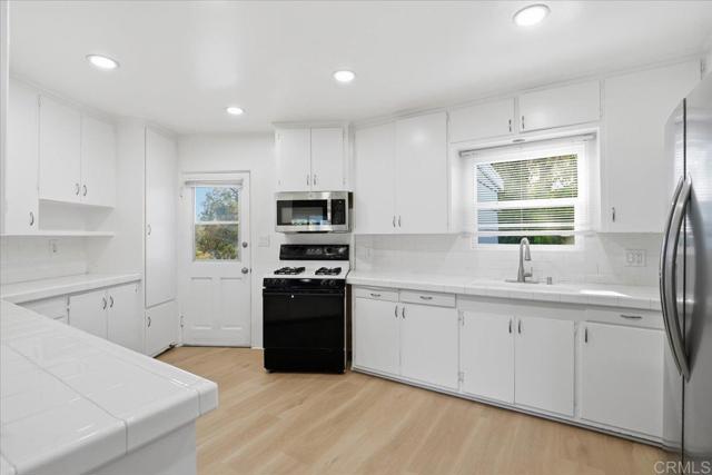 Detail Gallery Image 18 of 36 For 3875 Grandview, Bonita,  CA 91902 - 3 Beds | 2 Baths