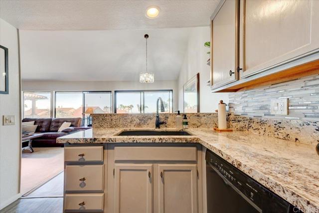 Detail Gallery Image 19 of 29 For 6669 Corte Maria, Carlsbad,  CA 92009 - 2 Beds | 2 Baths