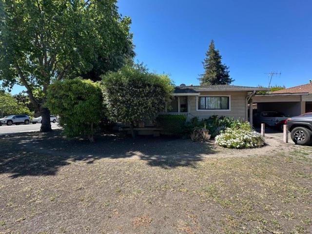 1901 W Middlefield Road, Mountain View CA: https://media.crmls.org/mediaz/098ce1d9-b7e5-411a-b38c-dfa9a5393bef.jpg