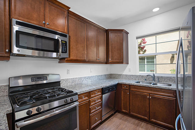 609 Calle Vibrante, Palm Desert CA: https://media.crmls.org/mediaz/098d1355-3f64-48cc-b3fc-6689d15be704.jpg