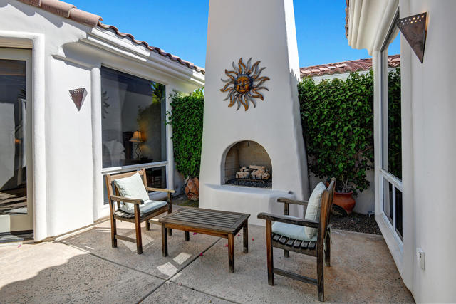 79405 Mandarina, La Quinta CA: https://media.crmls.org/mediaz/098d380a-de5e-44fd-89d9-0af2b6621182.jpg