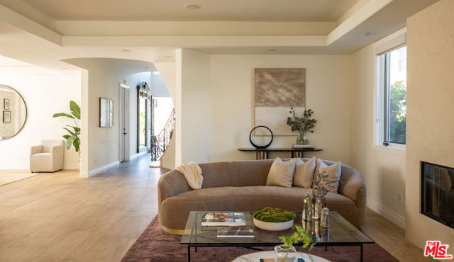 1113 Amherst Avenue, Los Angeles CA: https://media.crmls.org/mediaz/098d52f0-fe76-4e85-b148-7a96caf25091.jpg