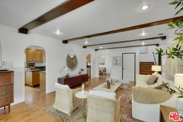 4300 Laurelgrove Avenue, Studio City CA: https://media.crmls.org/mediaz/098d8fd1-cf31-4332-9a28-2dc53097cfc1.jpg