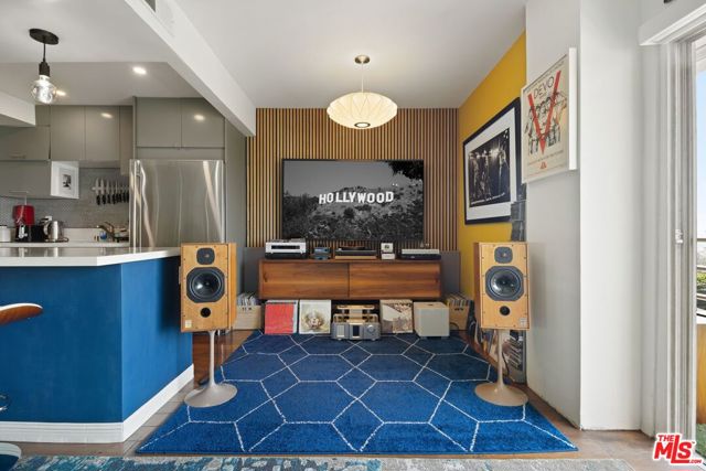 1131 Alta Loma Road, West Hollywood CA: https://media.crmls.org/mediaz/098eedc7-1e1f-4901-84ac-ace06966c71a.jpg