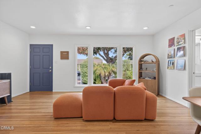 425 Rancho Drive, Ventura CA: https://media.crmls.org/mediaz/098f4a35-fcf6-470b-8c27-f18323f87c91.jpg