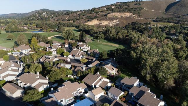 28092 Barn Way, Carmel CA: https://media.crmls.org/mediaz/098fcc74-a85b-43f8-bae5-01d820c51420.jpg