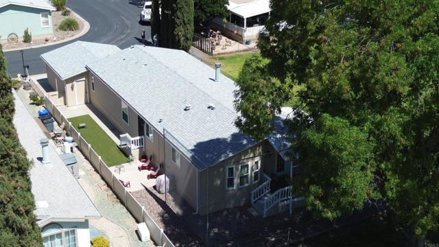 11851 Riverside Dr, Lakeside CA: https://media.crmls.org/mediaz/0990d8ba-8632-4453-b478-9a1c1c4bada1.jpg