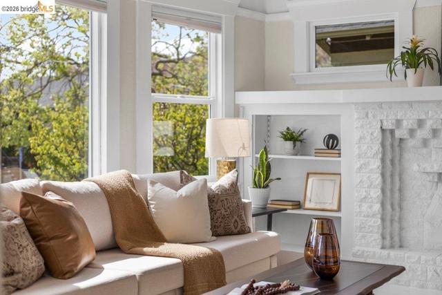 Image 8 of 52 For 1072 57th St